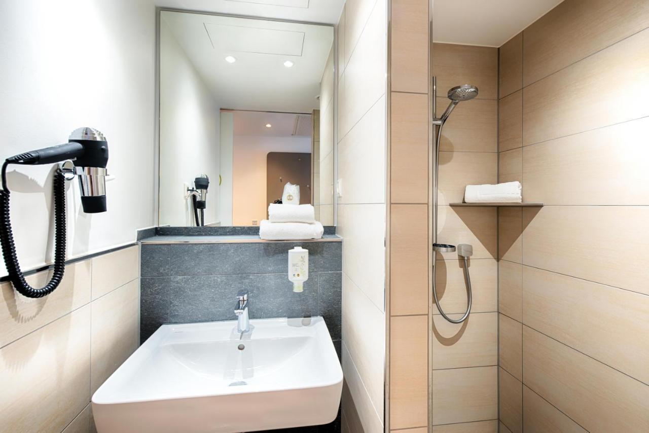B&B Hotel Augsburg-West Екстериор снимка