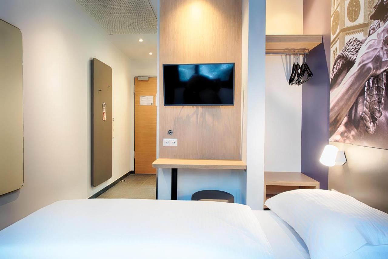 B&B Hotel Augsburg-West Екстериор снимка